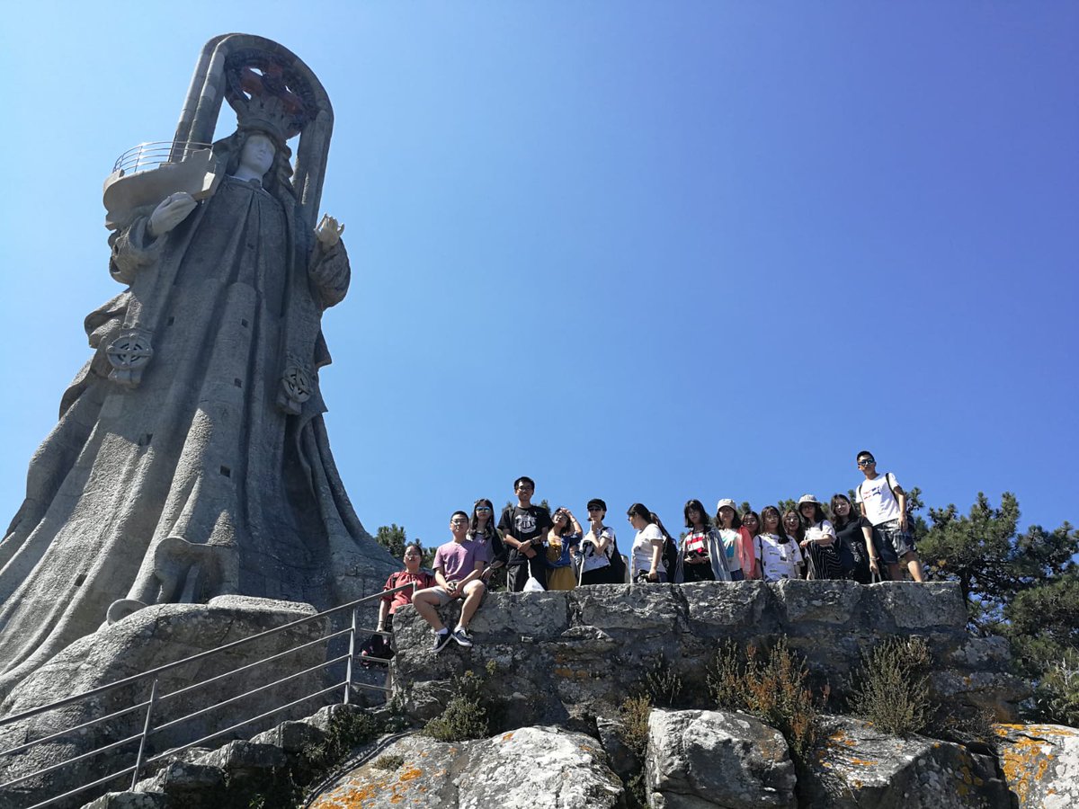 BegonaJamardo's tweet photo. Descubriendo hoy Baionala Real y la increíble historia de Colón y Galicia.#Dari2018 @IESIDEedu @UibeChina https://t.co/I5yVO09dKy