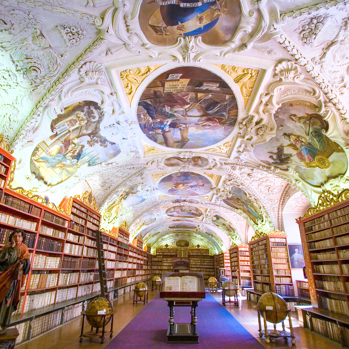 Animal_Media's tweet image. We're starting a new series called #LibraryOfTheMonth and 1st up is the beautiful Srahov Monastery in Czech Republic. This impressive library comes with over 200,000 volumes starting from the 18th Century. The best part? TWO secret passageways 🙀.

#AnimalMediaGroup
