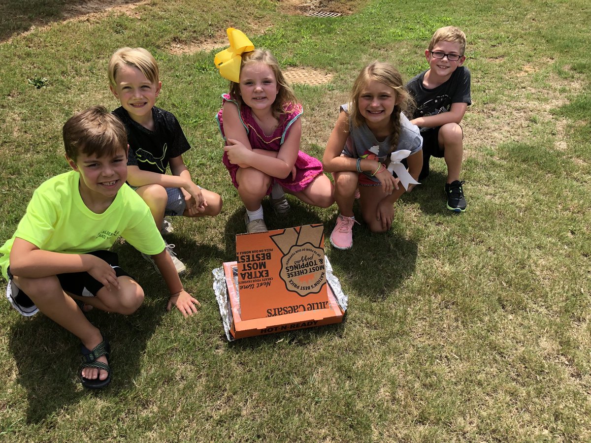 Fridays are for “Camp-Ins” & Solar Oven S’mores! Mrs. Massey’s class read by the “campfire”, built solar ovens, and tested them with a sweet treat! #adventureacademy #setthestagetoengage #bethewikdcard #seizetheday
