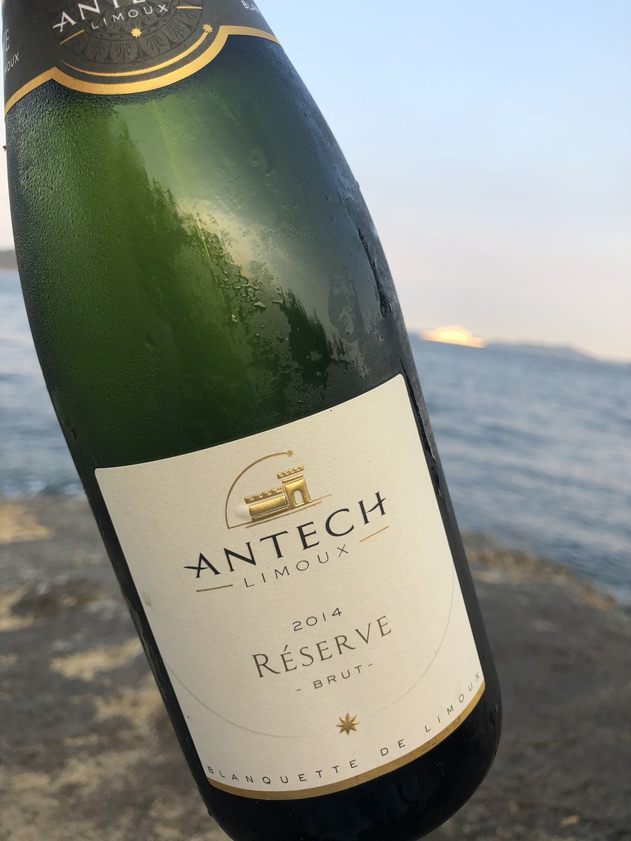 LiquidBC's tweet image. Antech Cremant de Limoux. A vibrant bubble with crisp appley acidity and a hint of that yeasty beast thing I love in a sparkling. #antech #cremantdelimoux  #saltspring #sparklingwine #summerttime