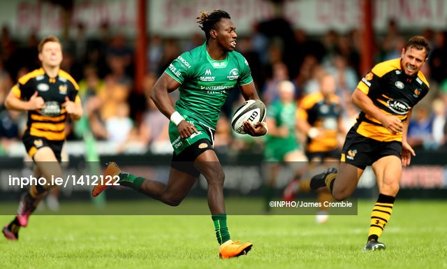 Inphosports's tweet photo. FT in Athlone where @connachtrugby have beaten Wasps 43-10 in their pre-season friendly today! Joe Schmidt was about too and looked like he enjoyed it with fans! #CONvWAS @ConnachtClan https://t.co/AfZk3vIPFP