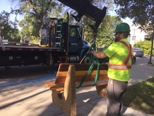 TP_Concordia90's tweet photo. We were so happy to welcome a new bench in front of Concordia Hospital this morning for people to enjoy the sunshine and great weather we are having. Thank you @barkmanconcrete #Barkmandelivers https://t.co/dlAWECr4Vj