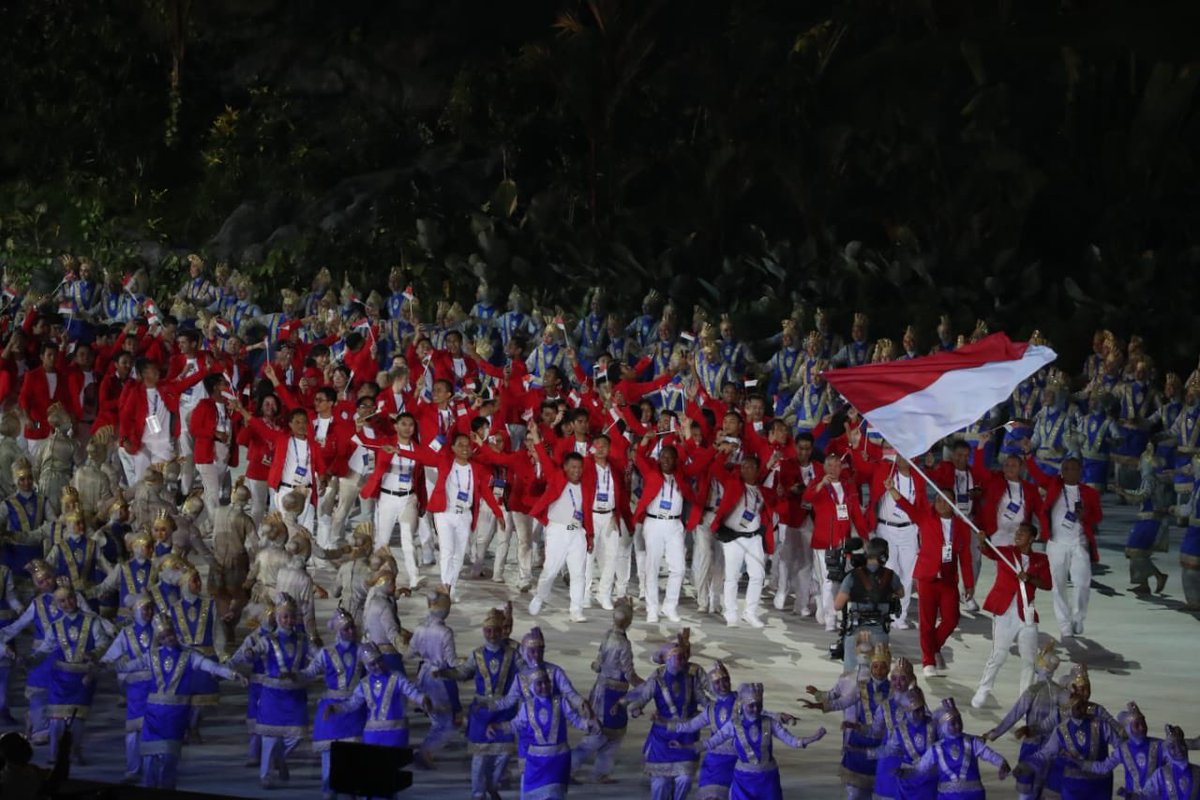 The beauty of #AsianGames
Bangga jd orang Indonesia 💪🏼
terimakasih kepada mereka2 yang telah bekerja dengan dedikasi yang sangat tinggi untuk opening ceremony malam ini 🙏🏼
Terimakasih karena membuat kami bangga menjadi INDONESIA 🇮🇩