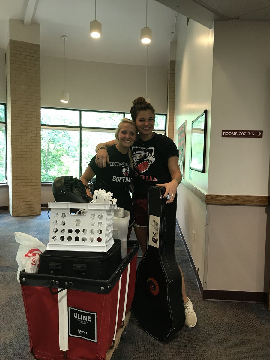 edgewoodeagles's tweet photo. Our @EwoodXCTF and Softball student-athletes helping their new teammates move-in #Welcome2EC https://t.co/ctkW2biLfD