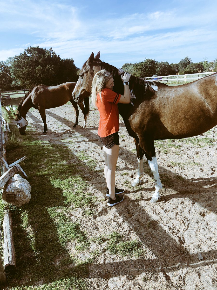 brooke_foster8's tweet photo. I’ll miss you the most, little girl❤️ #LBKbound #TTU22 https://t.co/SddwIReCCj