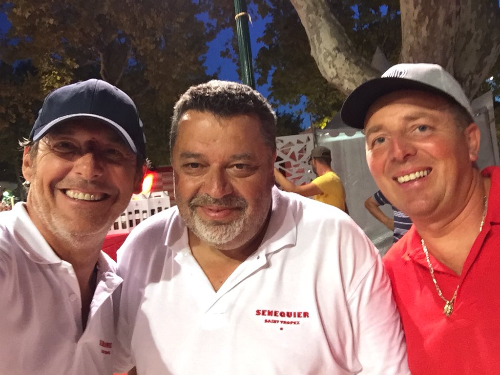 JL_Reichmann's tweet photo. 🙋🏻‍♂️ Concours de Pétanque ‼️... 
Franck Provost  💇‍♂️Dylan Rocher ☀️Philippe Quentais👍 Philippe Suchaud 😇... 
Tous @ObutOfficiel ‼️😂 https://t.co/9GA4BbxgnN