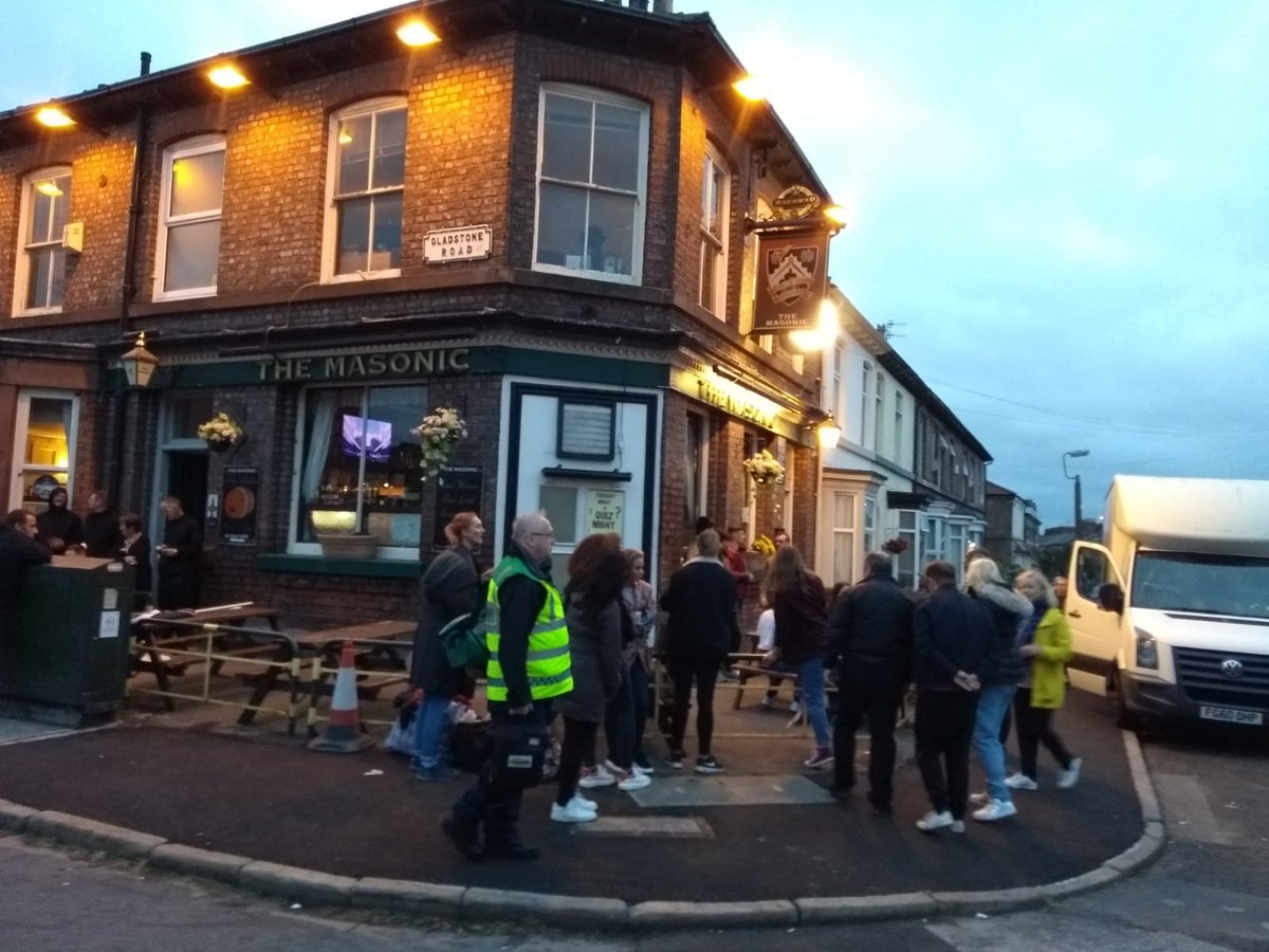 scouse_momma's tweet photo. Filming @PaulMcCartney new music video at the @masonicgarston 
@LivEchonews
@LivEchoBeatle #Liverpool #masonicpub #PaulMcCartney #TheBeatles #Beatles #Merseyside #Garston #liverpoolecho #music #musicvideo   #video #song #songwriters #performer #film #Filmmaker #Filmmaking #actors https://t.co/YfH14GgdoB