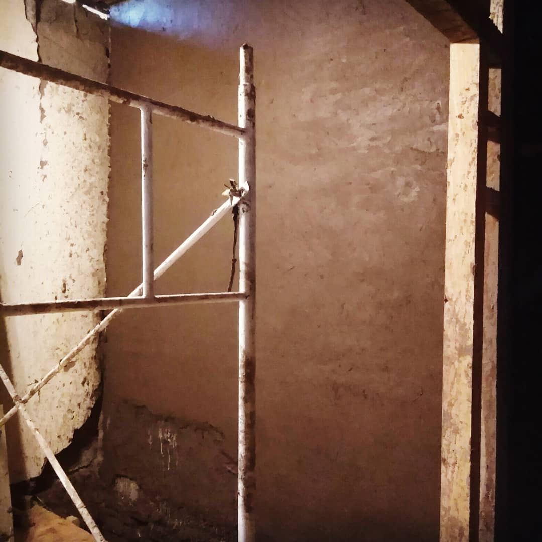 AdobeTierra's tweet photo. Semana de #Revoquesgruesos en la casa de Quinta Normal, un gran trabajo de terminaciones para luego instalar la ultima capa de #enlucidos #arquitecturaentierra #construccionnatural #revoques #arcilla #oficiosdelatierra https://t.co/6EZY7vHvk3