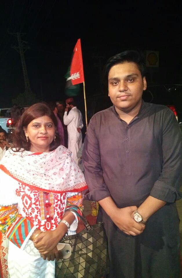 meenam_ansari's tweet photo. During the Election Campaign Of @AajizDhamrah #Ps66 I meet with @KishooLal She is a very simple &amp; hardworking lady.. 
#GeneralElectionMemories 💕 
@BBhuttoZardari @BakhtawarBZ @AseefaBZ @fidahussainppp @KishooLal https://t.co/rDAeJYBzp8