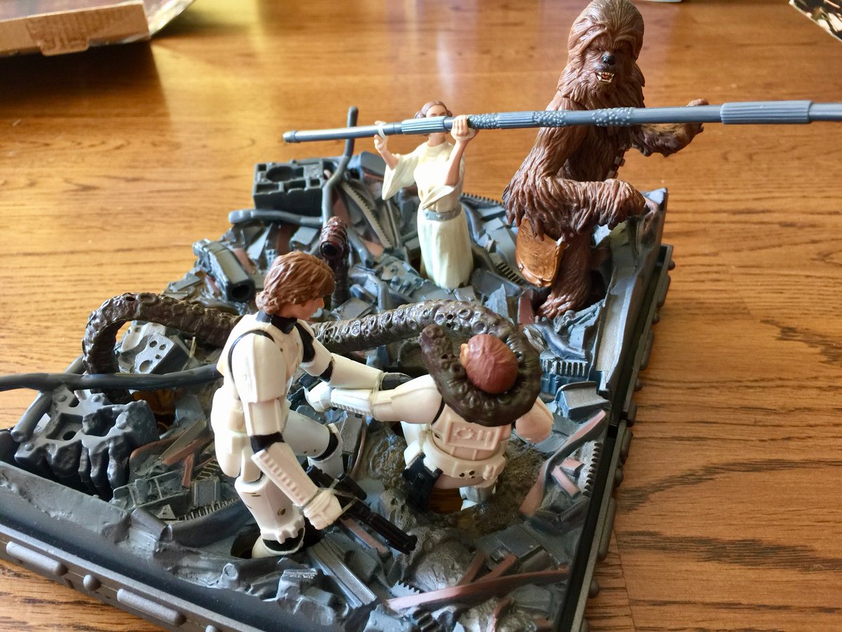 TheRealDFronz's tweet photo. @sandcrawlercast my 3 & 3/4 collection is growing. Moving them to a new area this weekend. Latest acquisition: #StarWars #GarbageChute #Flyboys https://t.co/PQFQGh88TF
