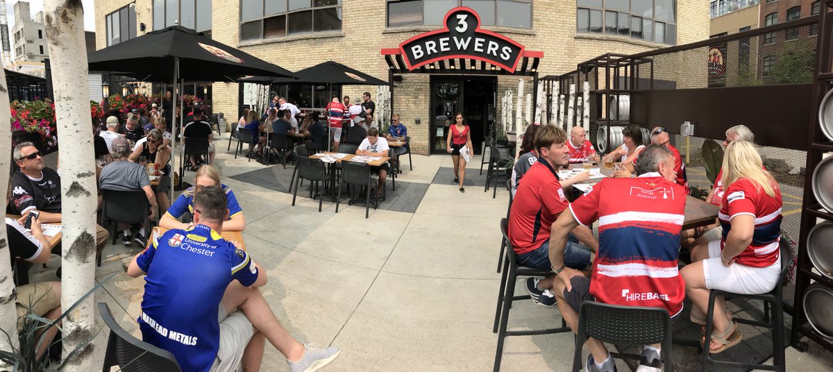 WilliamJ93's tweet photo. Rugby league fans galore. #hullkr #TouringToronto https://t.co/ollYWheqaJ