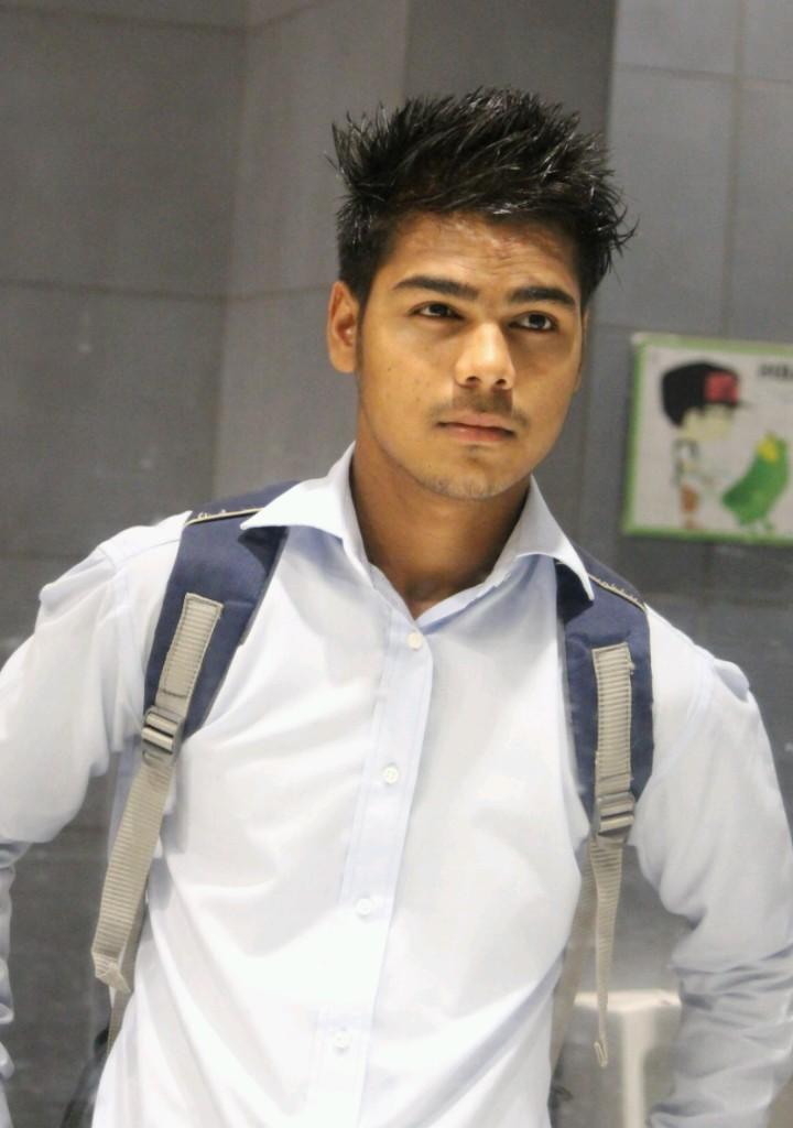 never_settle007's tweet photo. #mirrorself #IncredibleIndia #1DDrive #Trendster #nicelook #blueshirt #attractive #seeonmirror #Traveller
#yoyo #elantemall https://t.co/agVqXthZrf