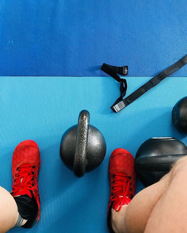 #nodaysoff... workout of the day: 1h lactic disco: 3min incline run 20%, followed by 1min kettlebell bash, on repeat. Got almost 1 vertical KM gain. How’s your #caturday?
.
.
#fitfam #endurance #crossfit #wod #mobility #strongfirst #kettlebell #crosfiten… ift.tt/2BprM56