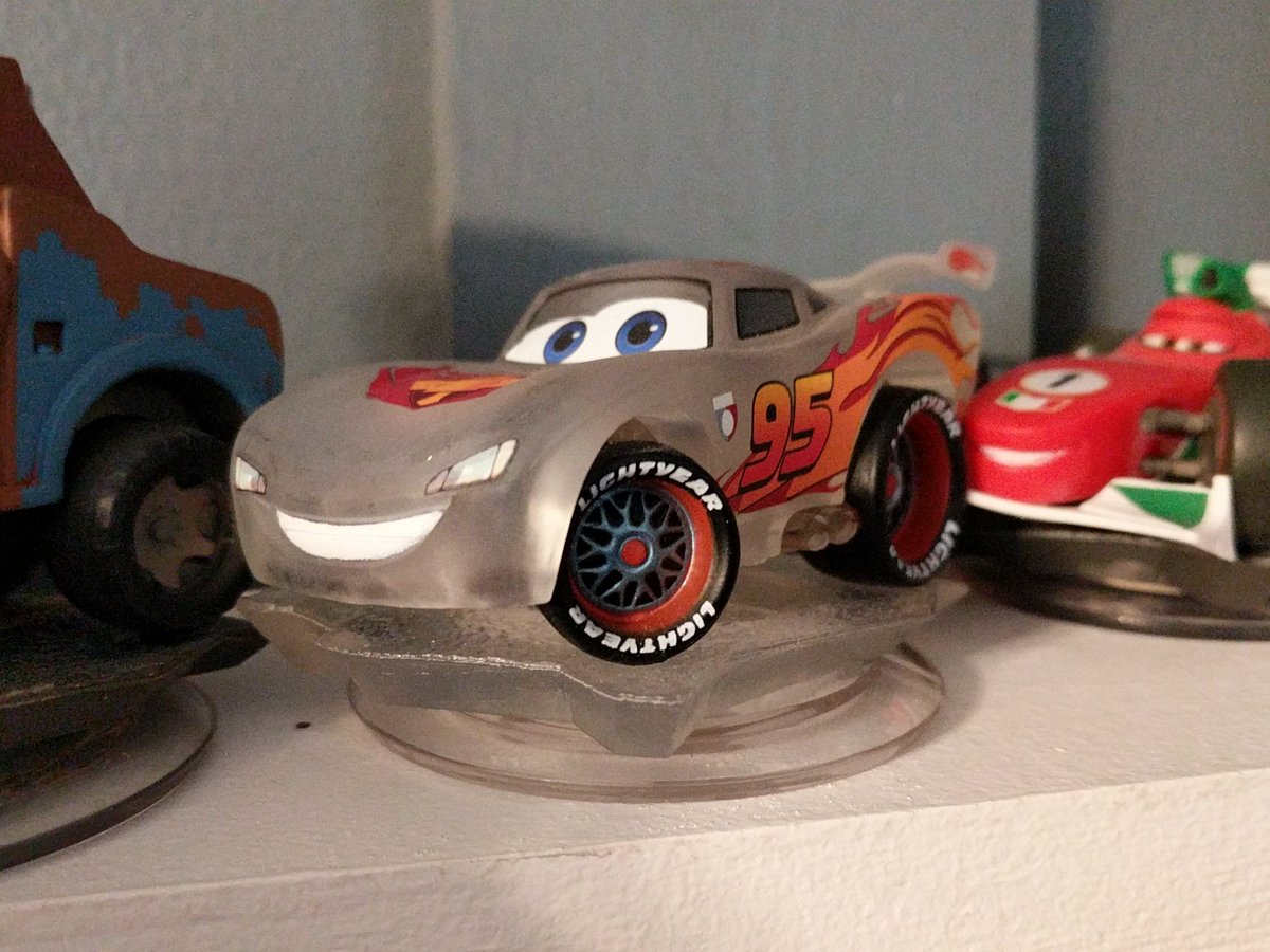 jasoninquires's tweet image. Still think my favorite #DisneyInfinity 1.0 figure was the crystal Lighting McQueen.

Love the chaos at @ToysRUs trying to find them, and just the mystery with those ToysRUs exclusive power disc packs.

Good times!