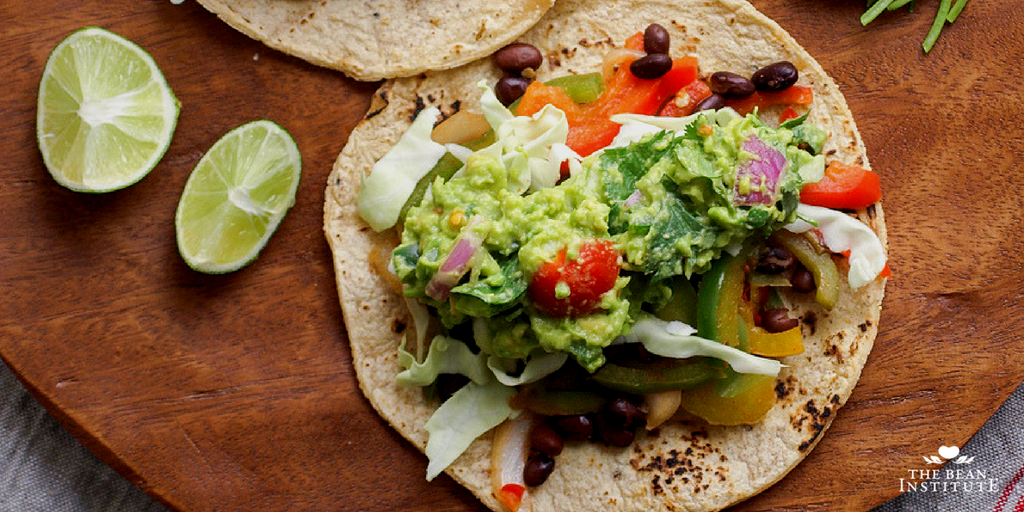 Packed with summer goodness, these grilled veggie and black bean fajitas are the perfect dish to celebrate #NationalFajitaDay! Share and enjoy. 😋
📍Full Recipe: |ow.ly/XWk330loWwS