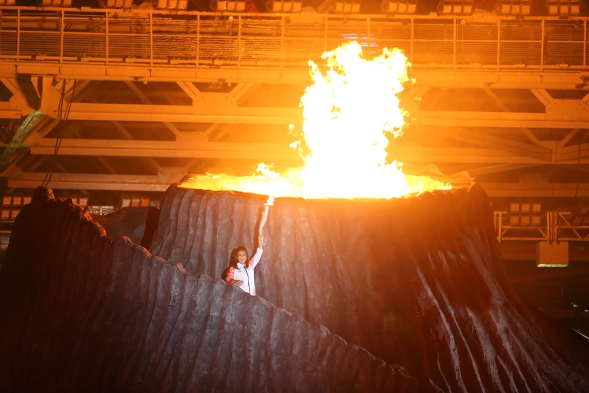 imam_nahrawi's tweet photo. Pesta Olahraga Terbesar Asia resmi dimulai.#OpeningCeremonyAsianGames2018 yg spektakuler,penuh kejutan dan bikin bangga Indonesia

Luar Biasa dan Hebat!, Inilah karya super keren yg digawangi Mas @wishnutama dkk, untuk menyapa tamu istimewa dr 45 negara Asia.-IN
#AsianGames2018 https://t.co/mv40dsDfEt