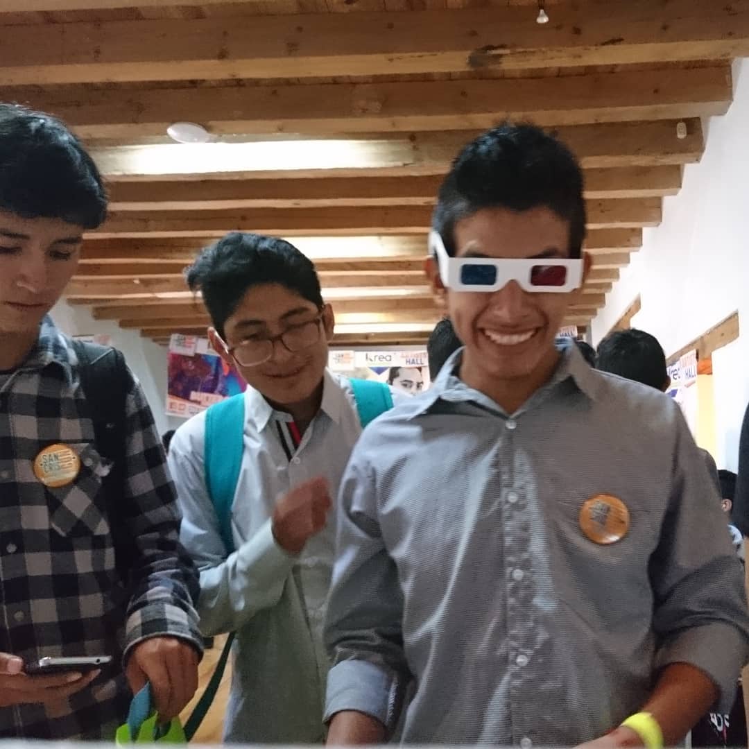 ComikazeRevista's tweet photo. #ComikazeReporta Contentos en la #ExperienciaSanCrisCon, estrenando número y lectores. #Comikaze10Años https://t.co/YEMGlZLpfd