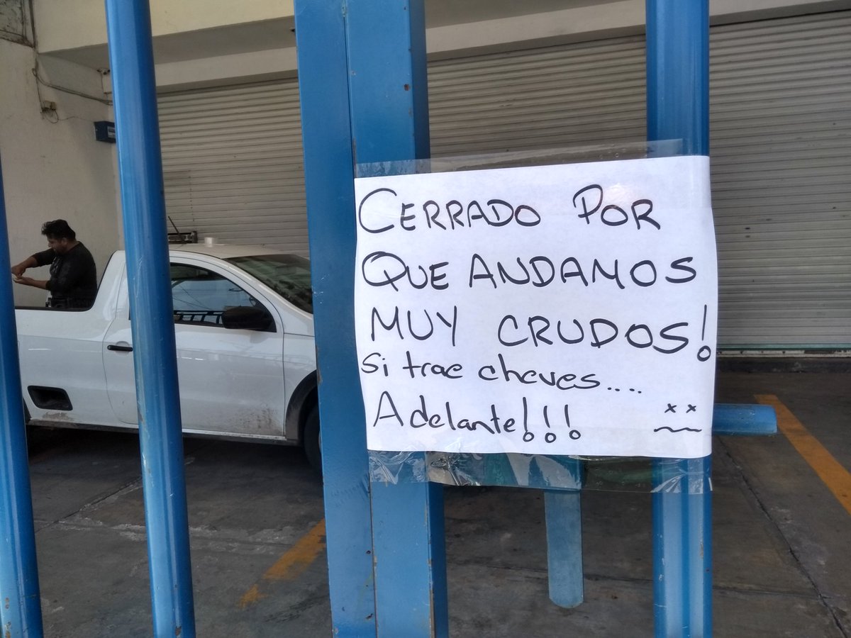 1polloleon's tweet photo. Así en mi trabajo todos los sábados @SucedeEnLaPeda https://t.co/ZKETNDpFYo