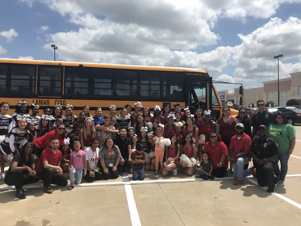 BFTERRYCHEER's tweet photo. @LamarCISD Terry and Lamar Cheer servicing the community!!!!Lamar Pride... https://t.co/IyaHmGw5oo