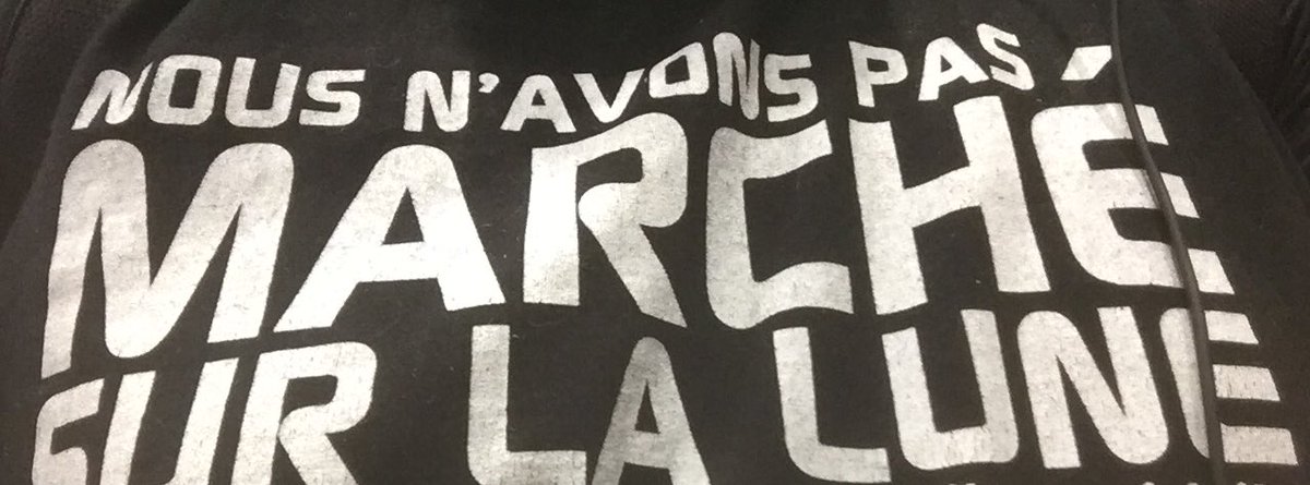 SVimaire's tweet image. J&apos;ai piégé mon premier débile avec mon t-shirt #Astronogeek. 😆
Un mec qui est venu me voir dans le RER avec un grand sourire et qui m&apos;a dit &quot;Super le t-shirt, la NASA tout ça, c&apos;est un complot&quot;.