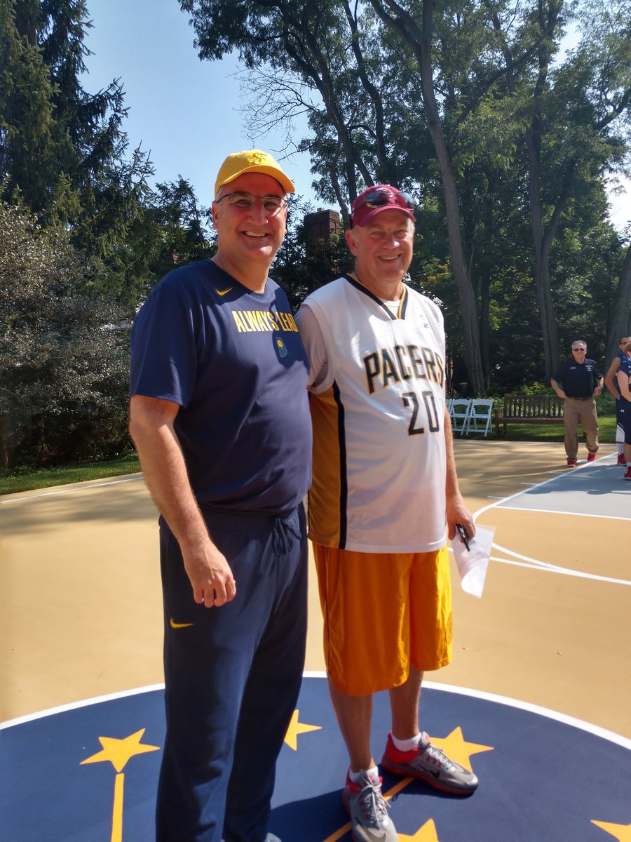 rgrand63's tweet photo. One on one with Governor. https://t.co/zBKg8EmMnG