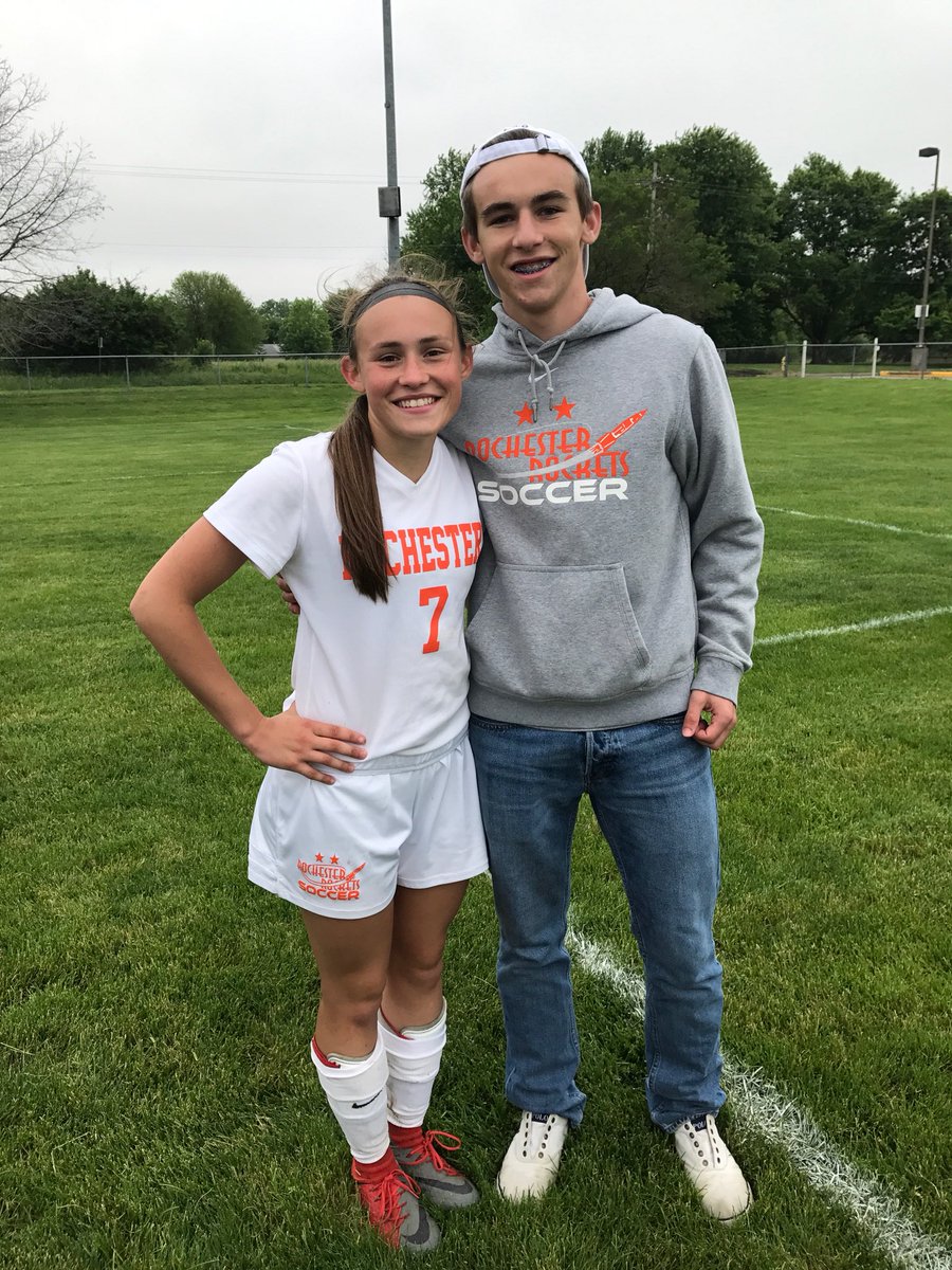 jmeadows98's tweet photo. happy birthday to my forever best friend!!! even though I really wanted a sister I guess after 17 years I’m okay with getting you instead :) love you💙 https://t.co/MqLgtIVGVk