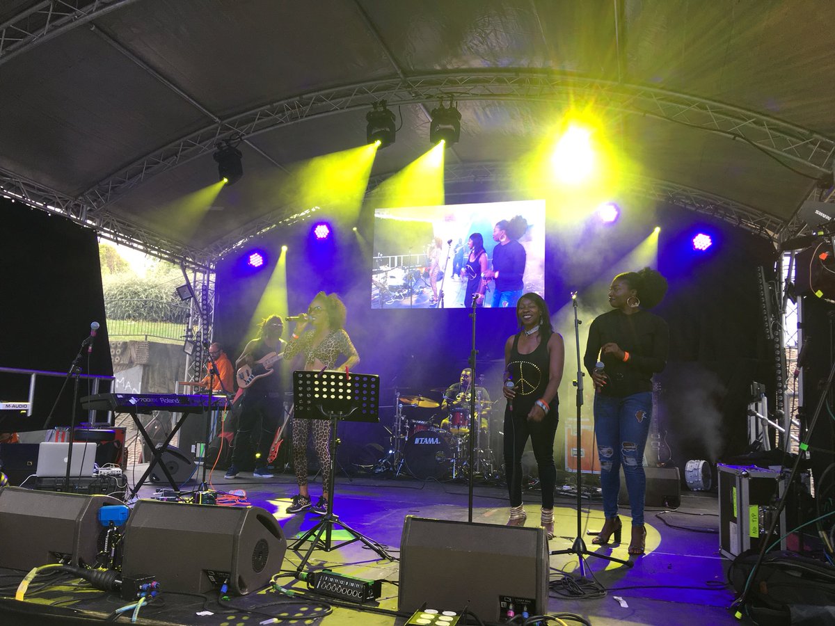 MrLSaunders's tweet image. Really love @FlyoverShow. Always a great vibe &amp;amp; a great way to connect music &amp;amp; art with the city #flyovershow #birmingham
