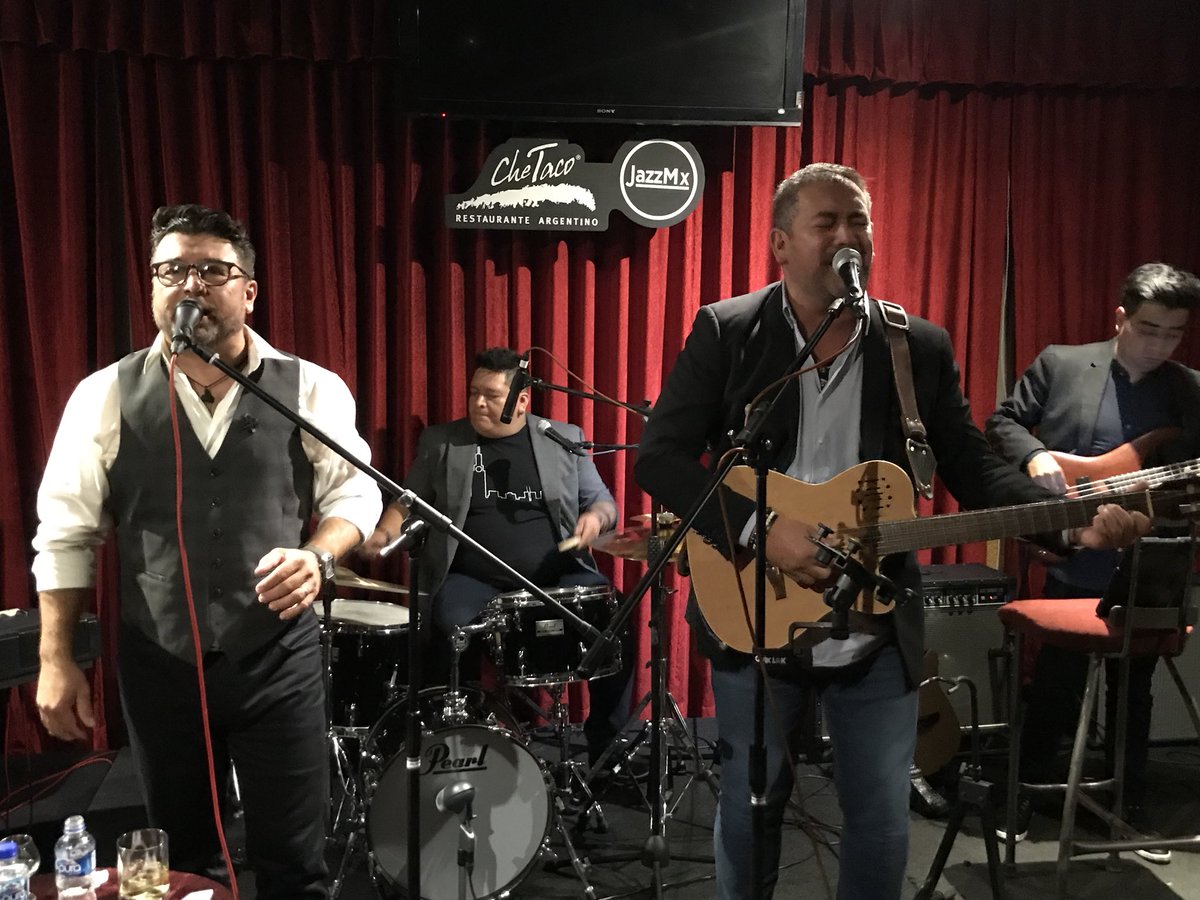 Todo de lujo ayer en su presentación de <a href="/LC_Monroy/">Lui Monroy</a> y gracias a <a href="/jaimefloresmx/">JAIME FLORES</a> por su palomazo, felicidades.