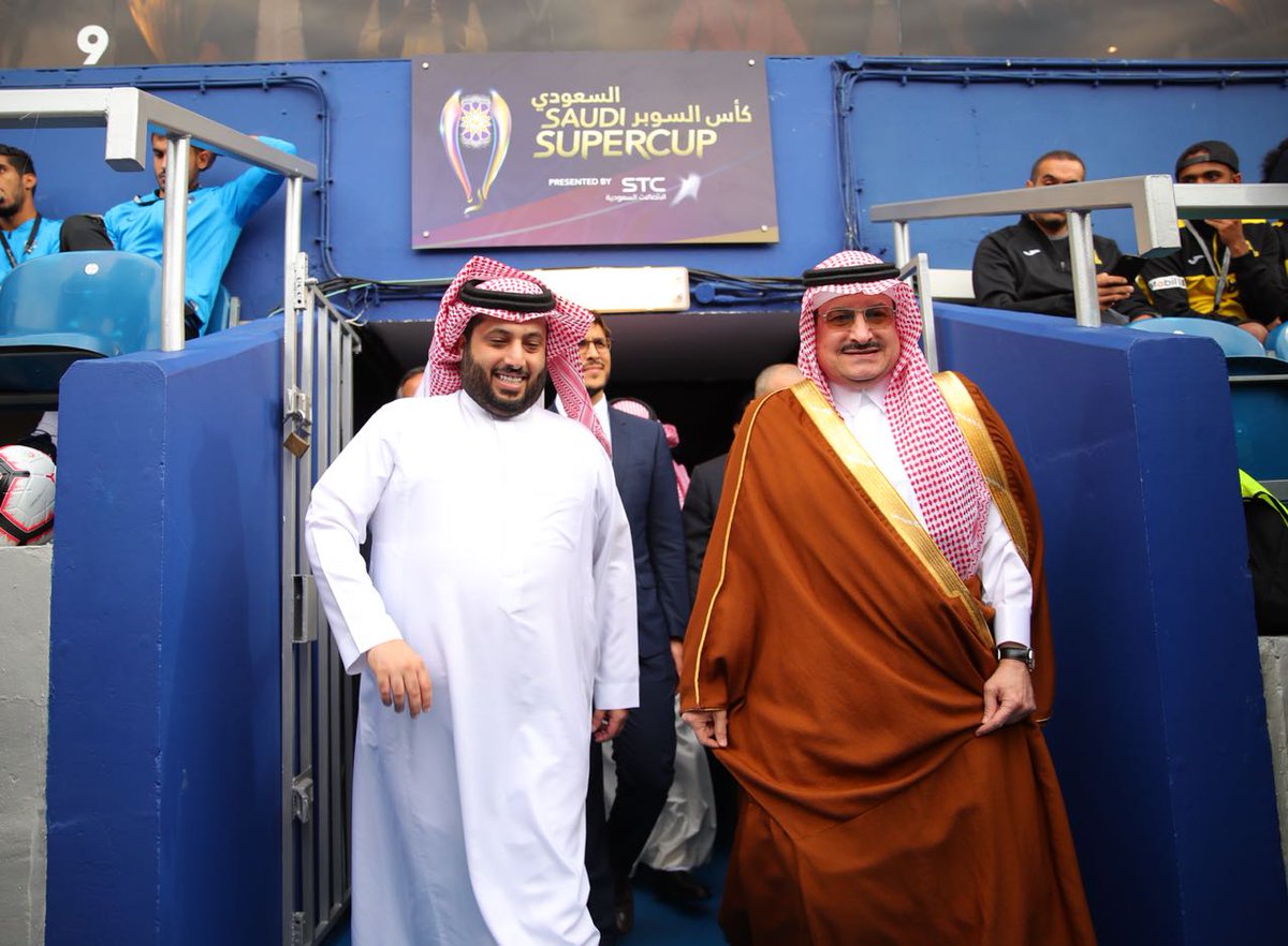 وزارة الرياضة Pa Twitter سمو الأمير محمد بن نواف بن عبدالعزيز سفير خادم الحرمين الشريفين لدى بريطانيا ومعالي رئيس مجلس إدارة الهيئة العامة للرياضة الأستاذ تركي آل الشيخ يحييان لاعبي الهلال والاتحاد