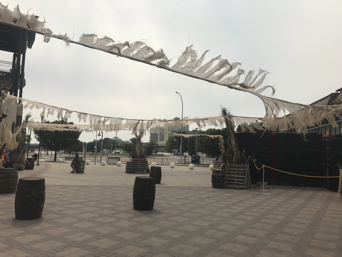 Wpg_Goldeyes's tweet image. .@HeebieJeebieWpg has transformed Shaw Park for Zombie Night! Come check out the displays outside the park starting at 4pm and inside starting at 5pm. Goldeyes vs @SiouxCityXs at 6! Tickets at the box office and Ticketmaster.ca