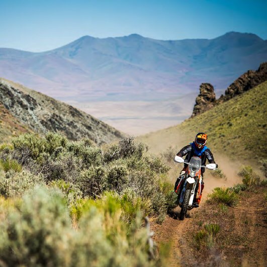 MoskoMoto's tweet photo. Mat Stewart attacking the Pueblo Mountains ⛰ at the Mosko UNRally! @sprocket3

[ Photo by Simon Cudby @cudby for @upshift_online ]

#ktm690 #pnwdualsport #upshiftonline #UNRally #moskomoto #toughgearhardtravel #alvorddesert https://t.co/9fv3XOiQfW