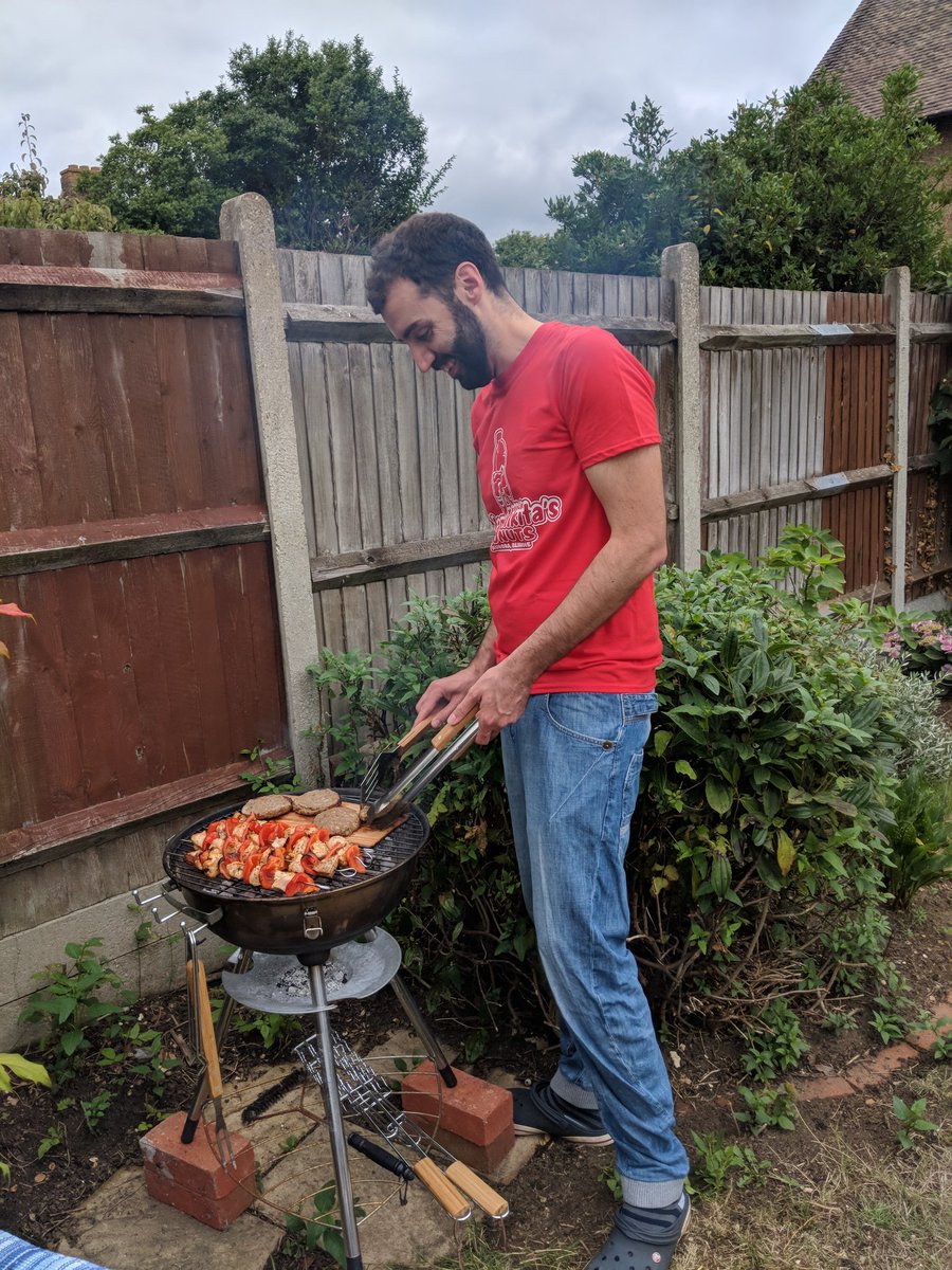 vGlycoproteins's tweet photo. vGP BBQ at the boss's. Turns out @Morbillivirus is as good with the grill as he is with a pipette! Lovely afternoon with great food and company :) #LabBBQ #BBQBoss #LabBakes https://t.co/QPC3IrZaRP
