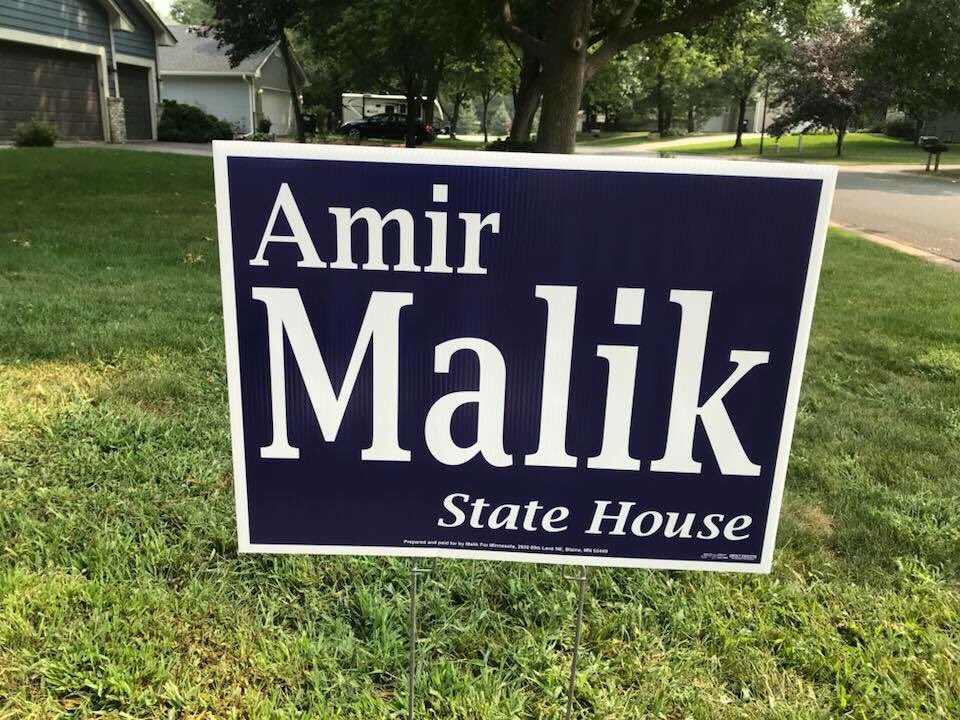 indivisible_nmh's tweet photo. Members of Indivisible N Metro were out delivering lawn signs for @MalikForMN. Please let us know if you’re in Blaine & want one. https://t.co/hfYtaF0JKO