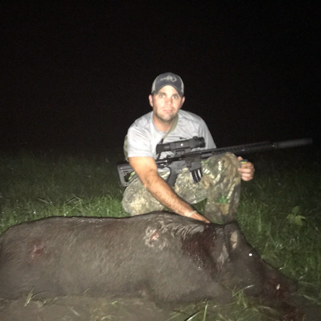 thearcheryden's tweet photo. @logan_archery_ with a successful night in Alabama, bagged 3 hogs! #thearcheryden #franklintn #mathewsarchery #hoytarchery #alabamahogcontrol #archery #hunting #outdoors https://t.co/kNS0jabXVw