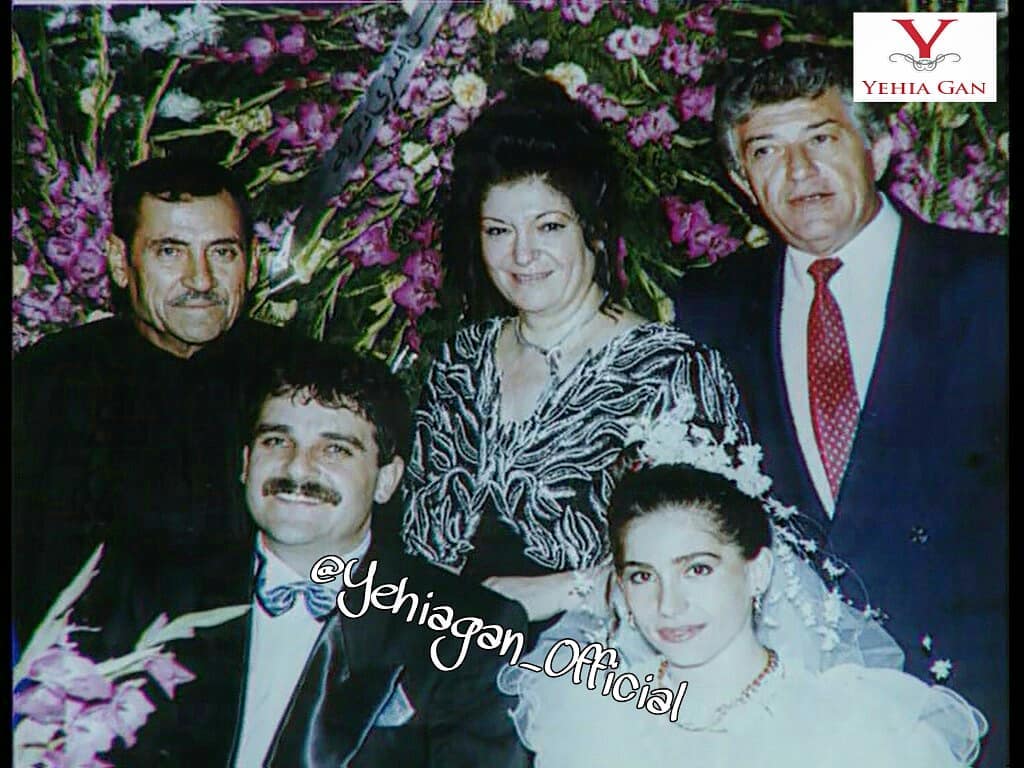 Yehia Gan Official On Twitter صورة من حفل زفاف النجمين ماهر صليبي و يارا صبري بحضور والدها الفنان سليم صبري ووالدتها الفنانة ثناء دبسي شو الاعمال الفنية اللي جمعت يارا صبري بوالديها حدا منكم بيتذكر