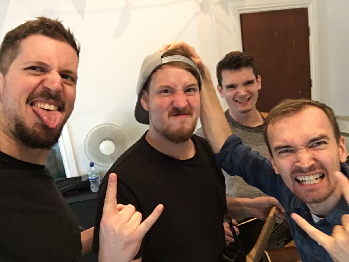 sailpattern's tweet image. Five hour practice marathon at @rhinocorn_music ahead of our show at @FolkOnTheDock next weekend. Sounding hench! Definitely didn’t get carried away with Pantera, RATM and Metallica riffs alongside the Sail Pattern stuff 👀