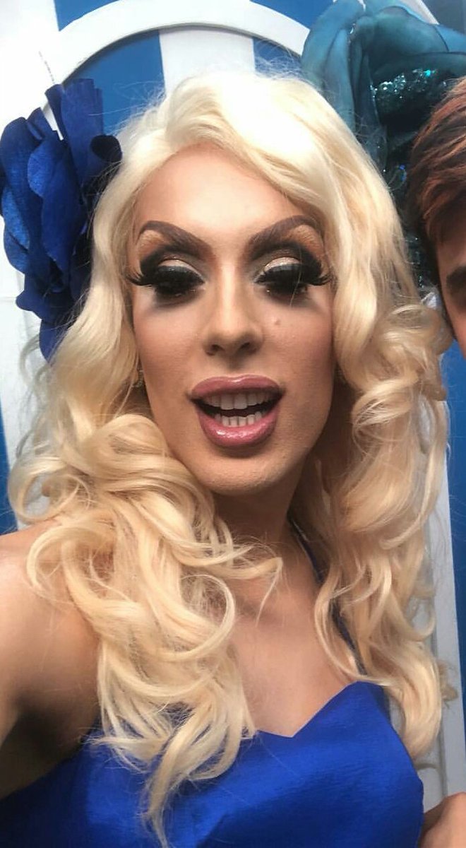 AlaskaSmiling's tweet image. 💙 Dragworld day 1 💙