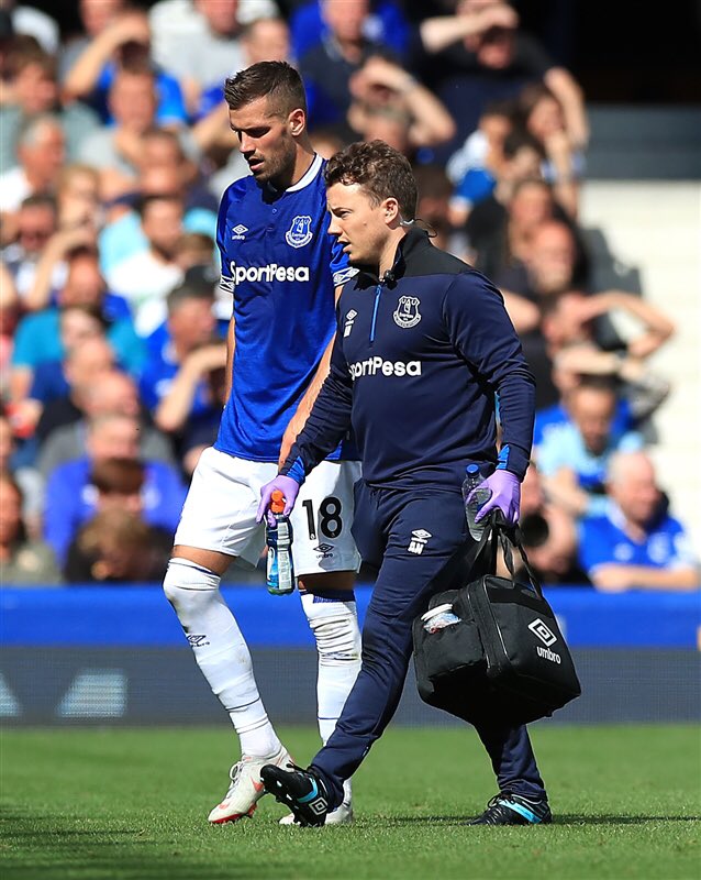 SchneiderlinMo4's tweet image. Great to be back at Goodison and get the three points today. Disappointed to have to come off with a hamstring issue though. Hopefully it isn’t too bad, we’ll know more in the next few days 🙌🏽🙏🏽 #EFC 🔵⚪️