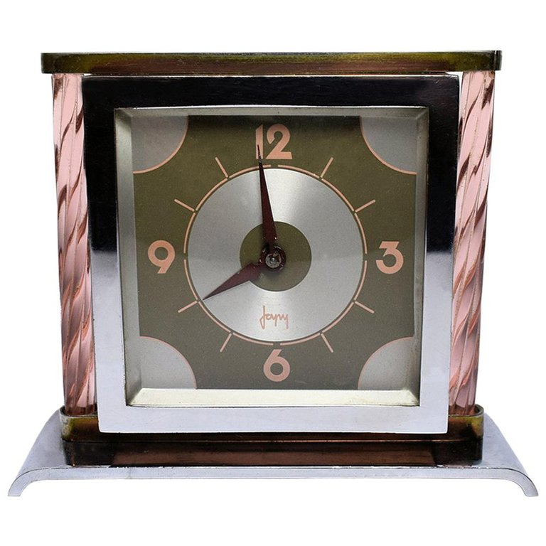 One of my personal favourite clocks is this Art Deco little French beauty made by Japy #artdeco #antiques #1930 #french
