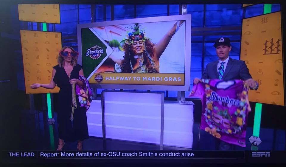 BiloxiShuckers's tweet photo. DA-DA-DA, DA-DA-DA...

Oh hey, that's @BiloxiShuckers on @SportsCenter!

Come out tonight and bid on a custom Mardi Gras Shuckers jersey benefiting the K&amp;J Foundation!  First Pitch 5:35pm  #ItsFunToBeAShuckersFan  #MardiGras https://t.co/qmtFDIdGud