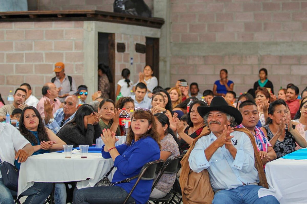 VillarrealGTO's tweet photo. Muchas gracias a todos los que cuidaron y defendieron el voto de los sanmiguelenses a favor del desarrollo y el progreso. Ganamos como equipo una elección, ahora #Juntos Venceremos. El @PANGuanajuato @CENPAN @VillarrealRic @veroagundis No les vamos a fallar! En #SMA #VieneLoMejor https://t.co/G3VANpubfq