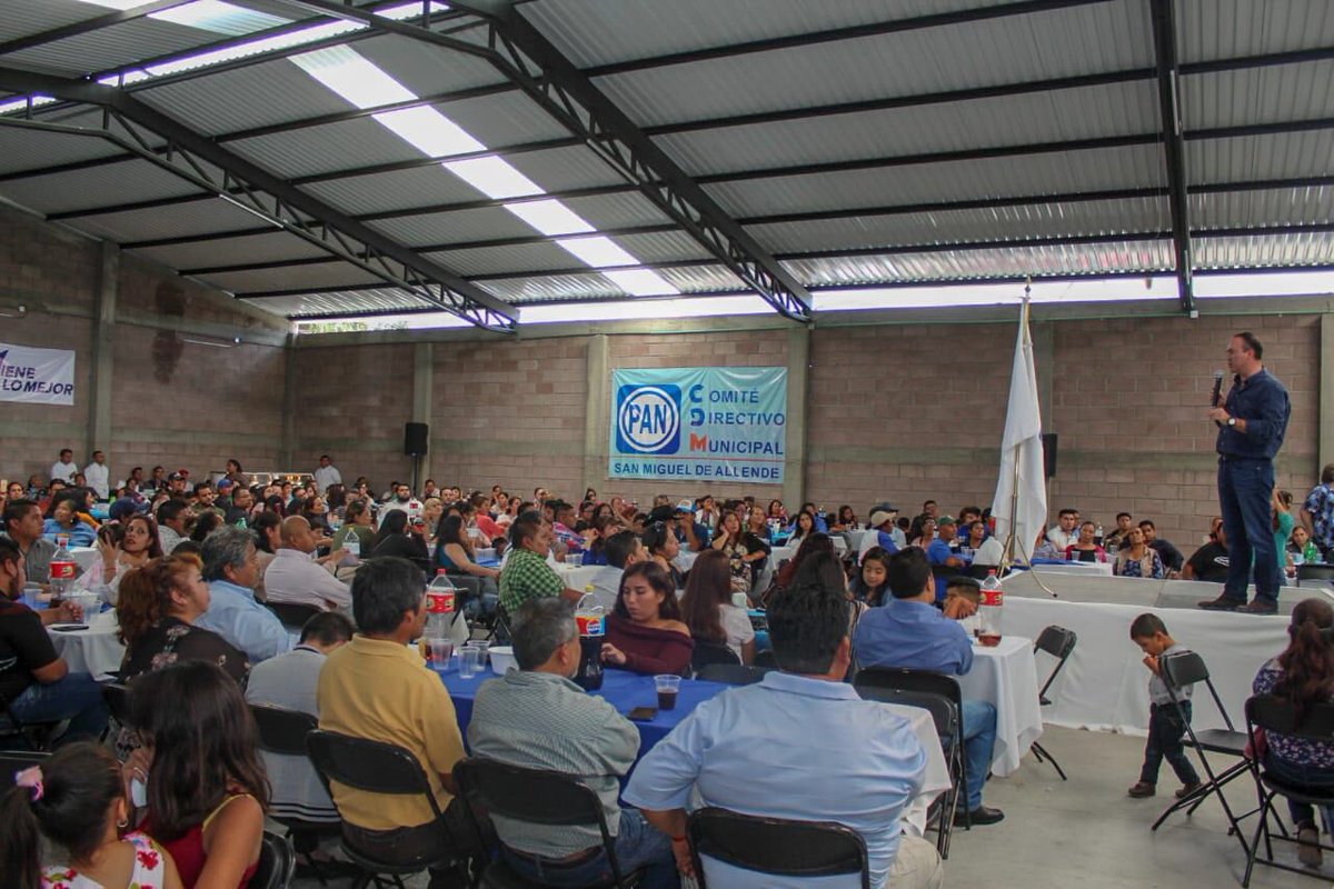 VillarrealGTO's tweet photo. Muchas gracias a todos los que cuidaron y defendieron el voto de los sanmiguelenses a favor del desarrollo y el progreso. Ganamos como equipo una elección, ahora #Juntos Venceremos. El @PANGuanajuato @CENPAN @VillarrealRic @veroagundis No les vamos a fallar! En #SMA #VieneLoMejor https://t.co/G3VANpubfq