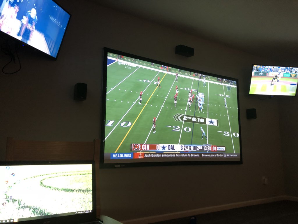RockChalk313's tweet photo. Prepping for week 1 of NFL #DFS #BNFFL #CIFFL #itsnext https://t.co/NK8avoRjuO
