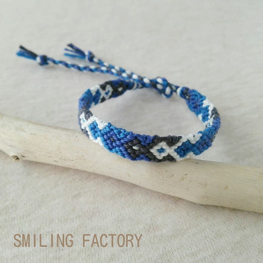 YSmilingfactory's tweet photo. #ミサンガ流行らせ隊
ブルーのひし形模様ミサンガ。
#ハンドメイド #handmade
#ミサンガ #friendshipbracelet
#ひし形模様 #ひし形 #rhombus
#rhombuspattern #青 #ブルー
#blue #ホワイト #グレー
#綿糸 #ラミー糸
【SMILING FACTORY】
https://t.co/ssEafJmZRn https://t.co/v0m1UlOkqt