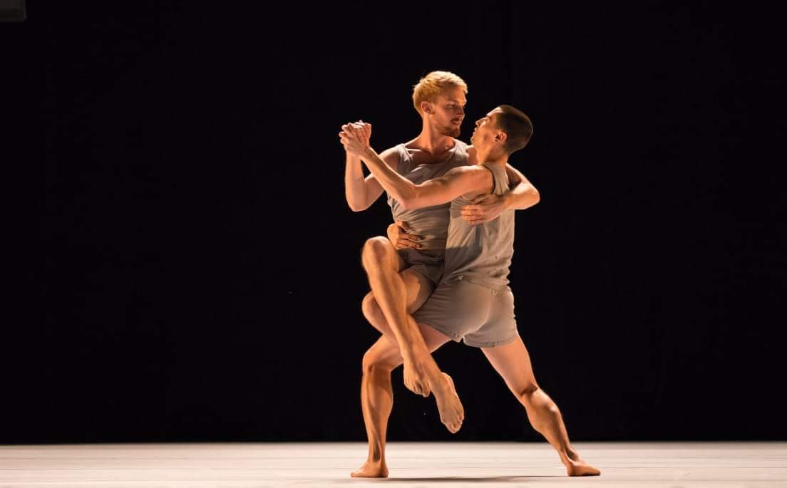 "Bailo todos los días y quiero que todo el mundo lo haga." -Ohad Naharin, genio de la danza contemporánea. En #Danzatlán2018 presentamos sus coreografías con la Hubbard Street Dance Chicago.