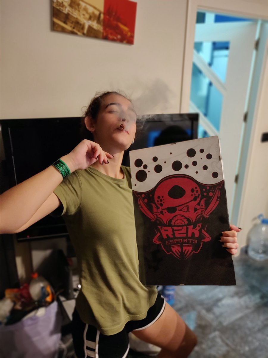 LordPatataS's tweet photo. Aquí tenemos a la nueva streamer muy ilusionados la verdad con su proyecto #GoR2K https://t.co/j4llTUU9Ud