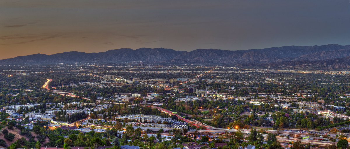 _basicb's tweet photo. HAPPY 818 DAY! 
The only valley you should ever recognize is the San Fernando Valley 🎱🌄💎 #Gr818 https://t.co/bsN3qatW5y