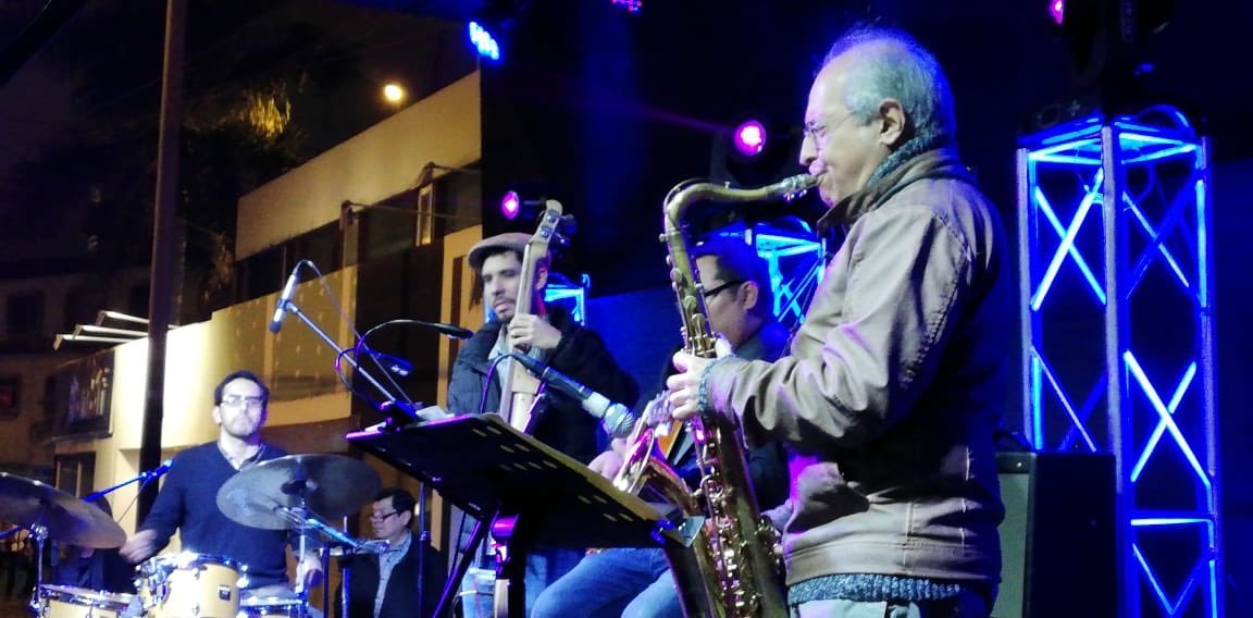 munisanisidro's tweet photo. Nos encontramos en el #DassoFest con un entretenido show de Jazz. https://t.co/oPjOCZ4pNG