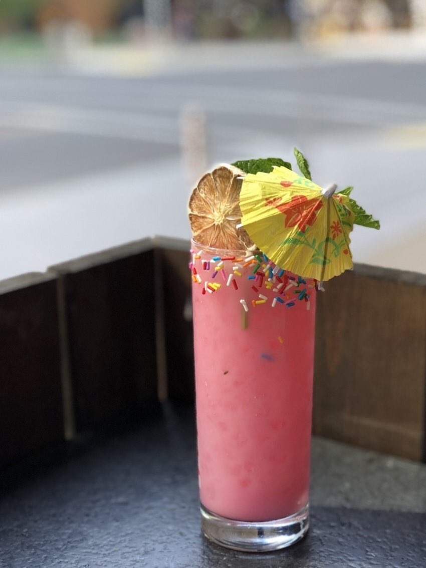 Vine Arts tweet media