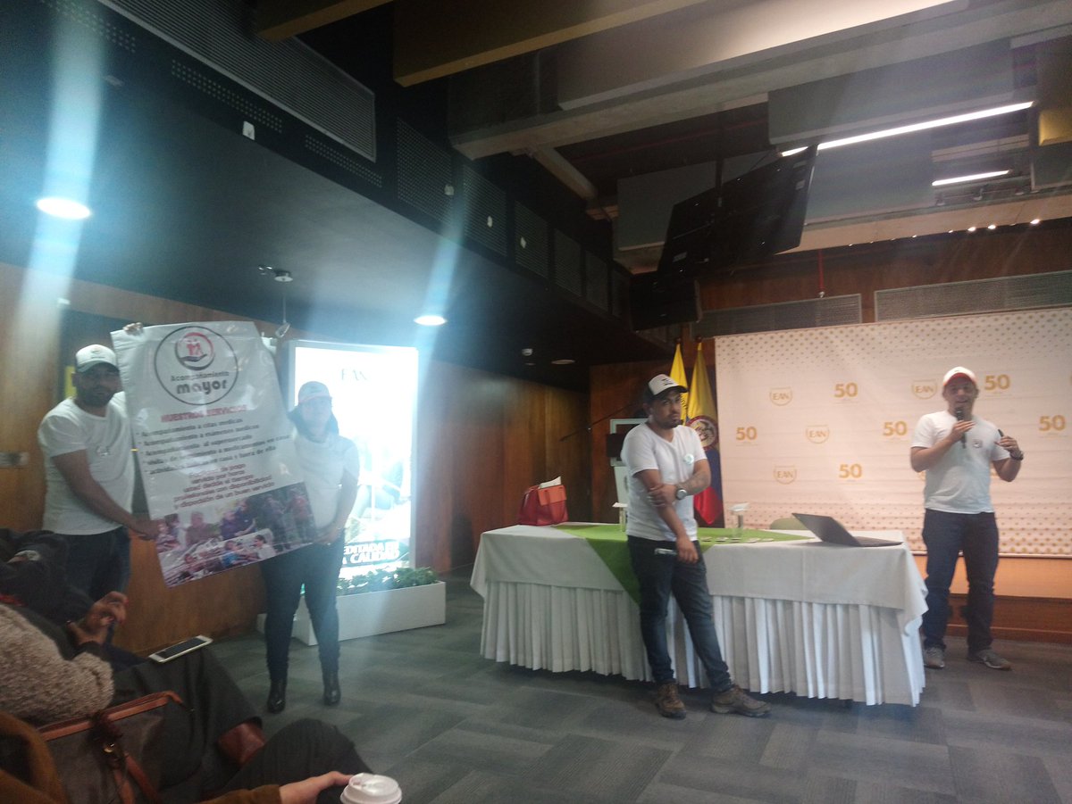 AdRi_CuBiLloS's tweet photo. #EmprendiendoEnLaEAN  @UniversidadEAN Acompañamiento Mayor una de las ideas finalistas! https://t.co/AsIswD7ark